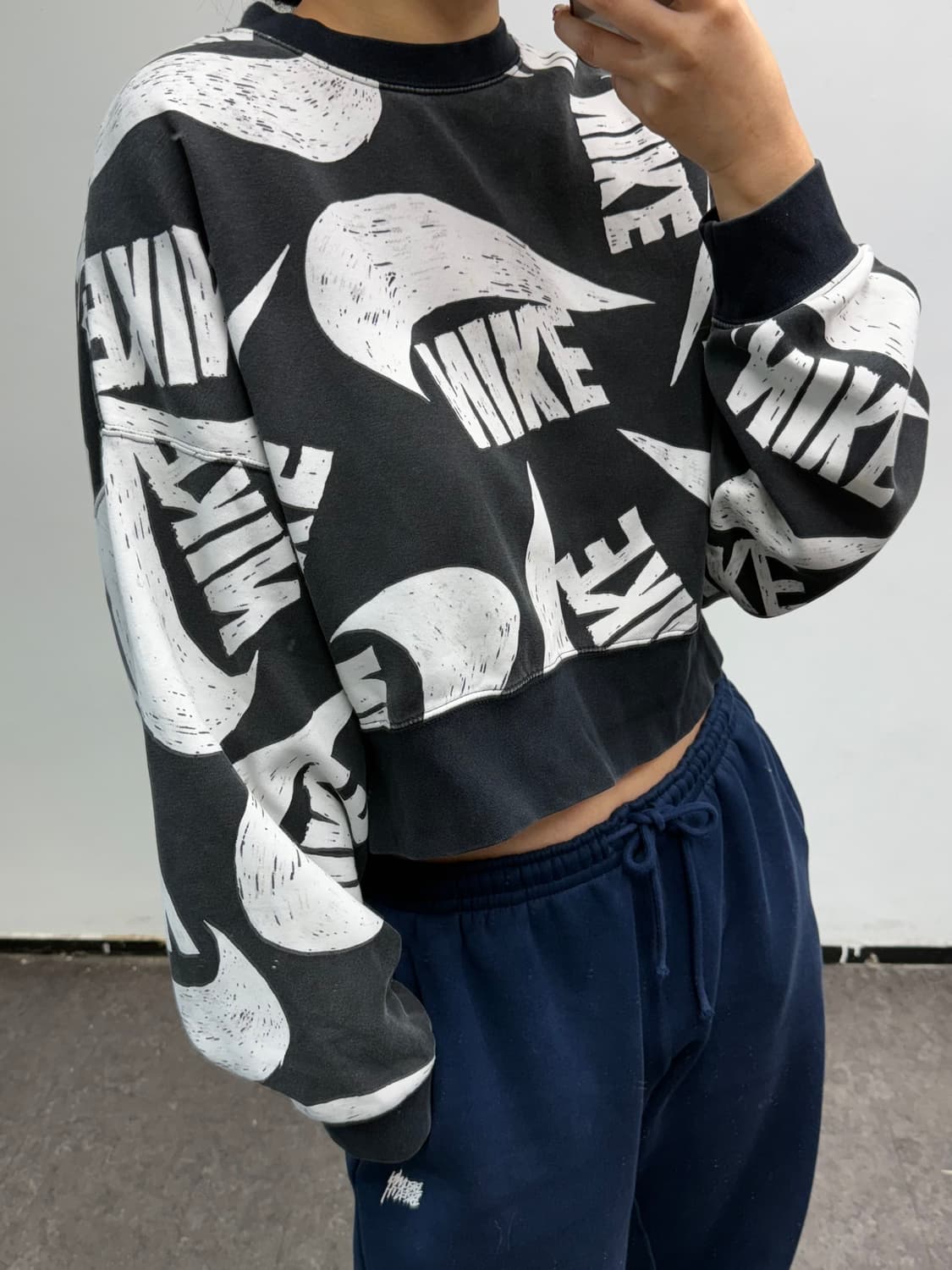 [M] 나이키 프린팅 크롭 맨투맨 상품이미지2