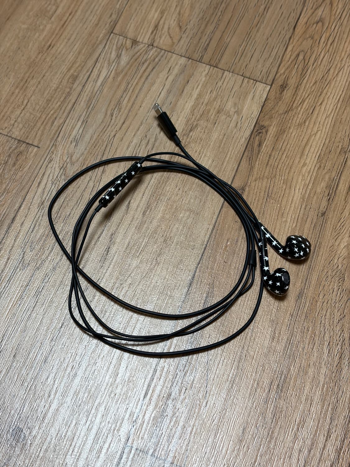 aeae 이어폰 8핀 블랙 상품이미지1