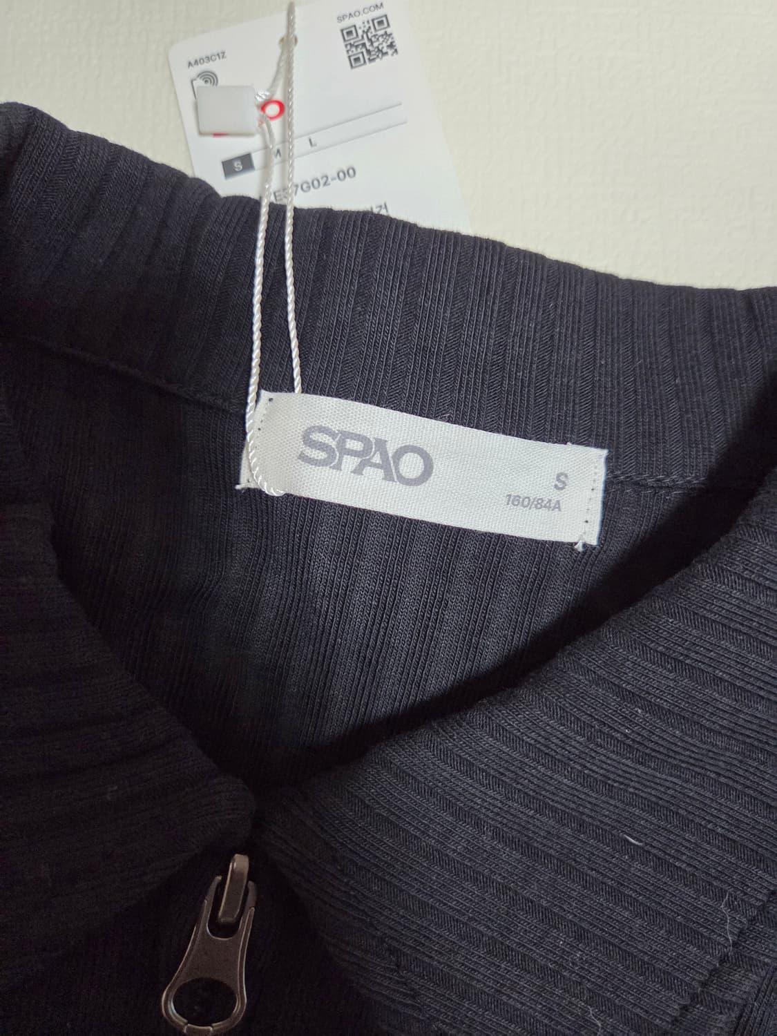 (1/20까지 할인)스파오 긴팔 집업 블랙 S 상품이미지3