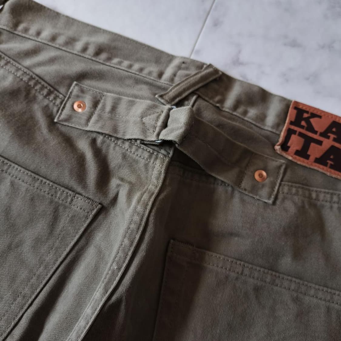 캐피탈 5P 오카길리 본 자수 치노 팬츠 상품이미지9