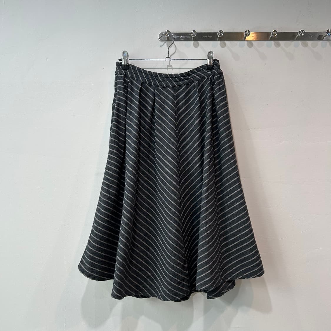 스트라이프패턴 플레어 스커트 상품이미지3