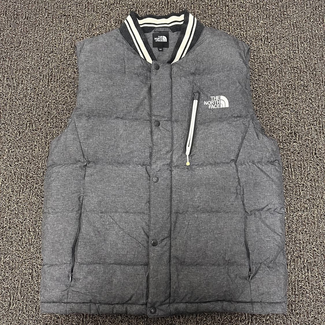 노스페이스 구스다운 패딩 조끼 그레이 95(M) 상품이미지1