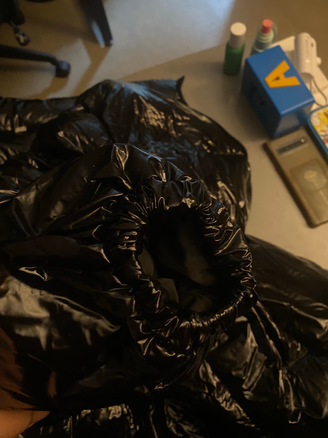 노매뉴얼 유광패딩 m 상품이미지3