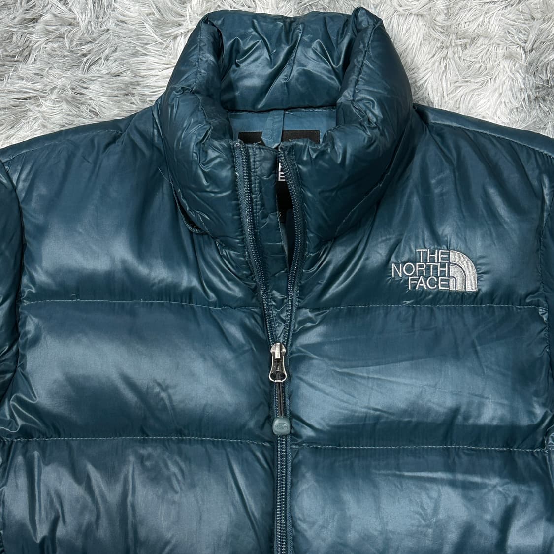 노스페이스 700 퍼텍스 퀸텀 유광 숏패딩  상품이미지2