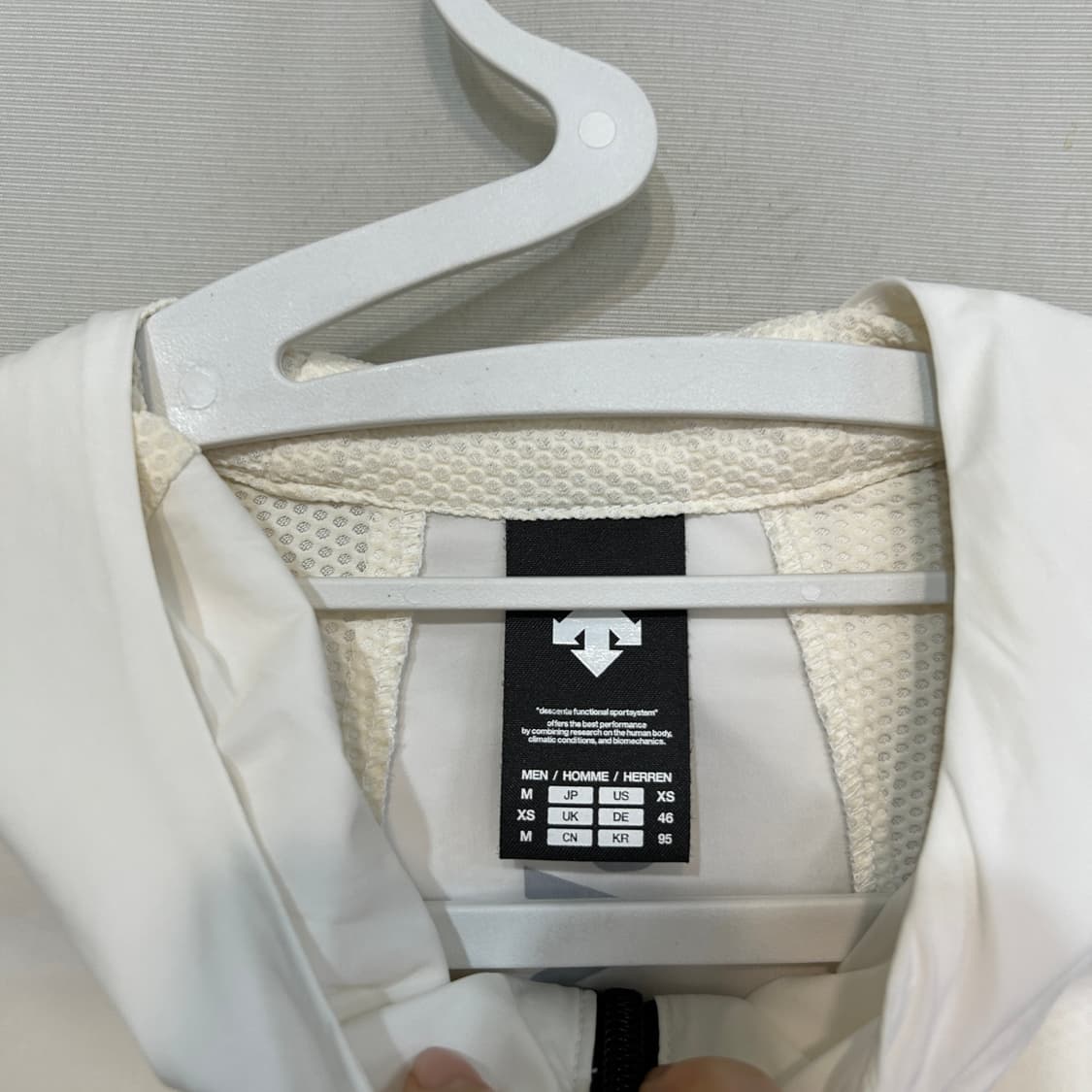 데상트 남성 바람막이 95  상품이미지2