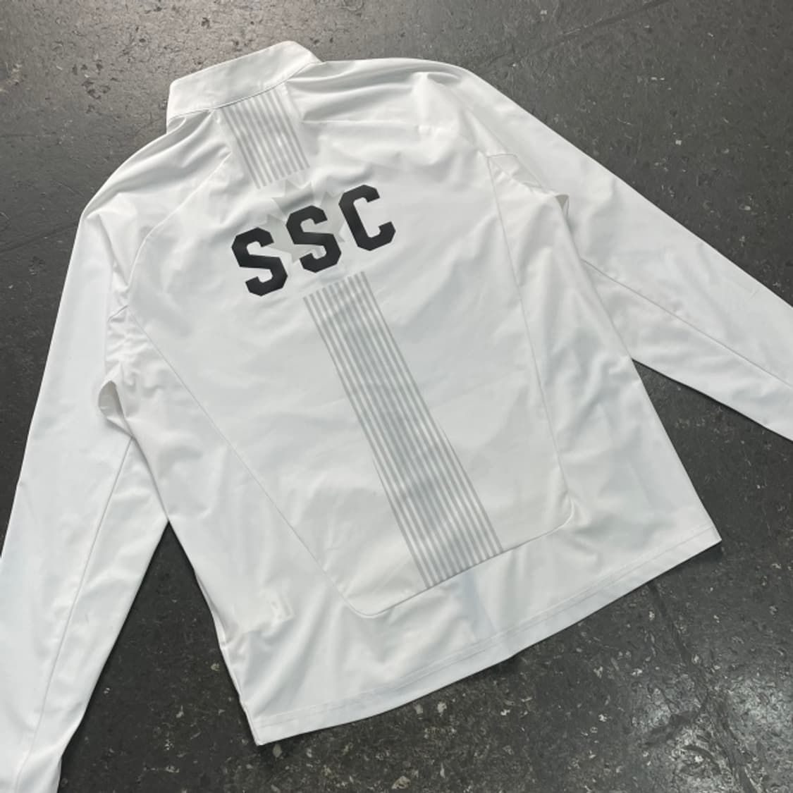 105 데상트 캐나다 집업 상품이미지5