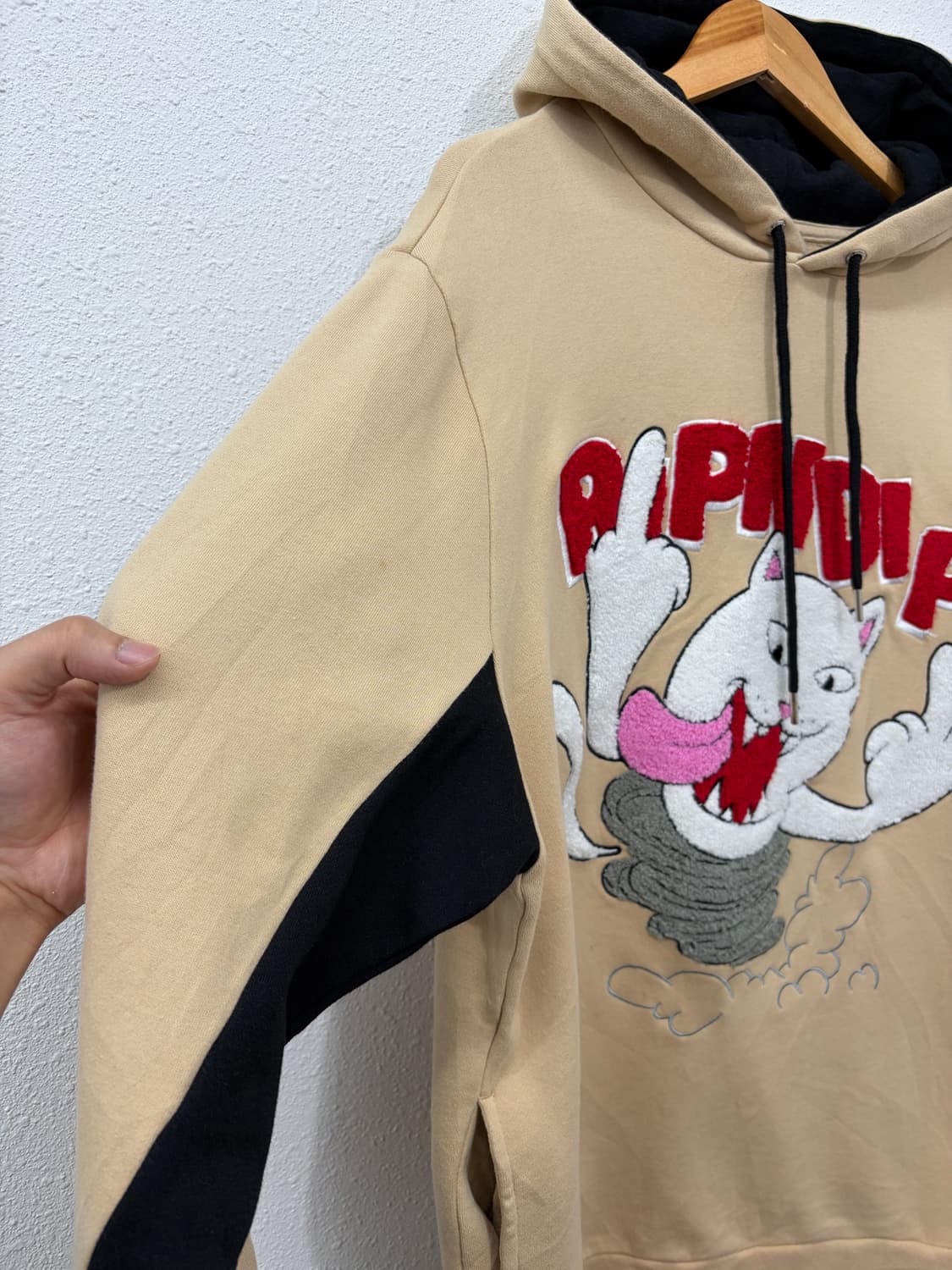 RIPNDIP 빅로고 고양이 자수 후드티 상품이미지3