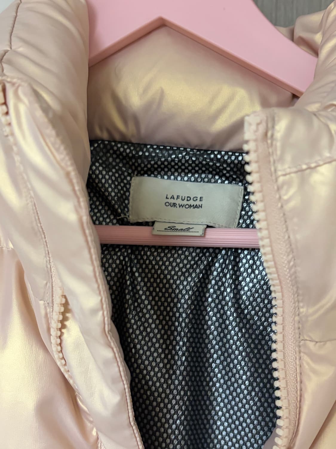 라퍼지포우먼 핑크 글로시패딩 상품이미지4