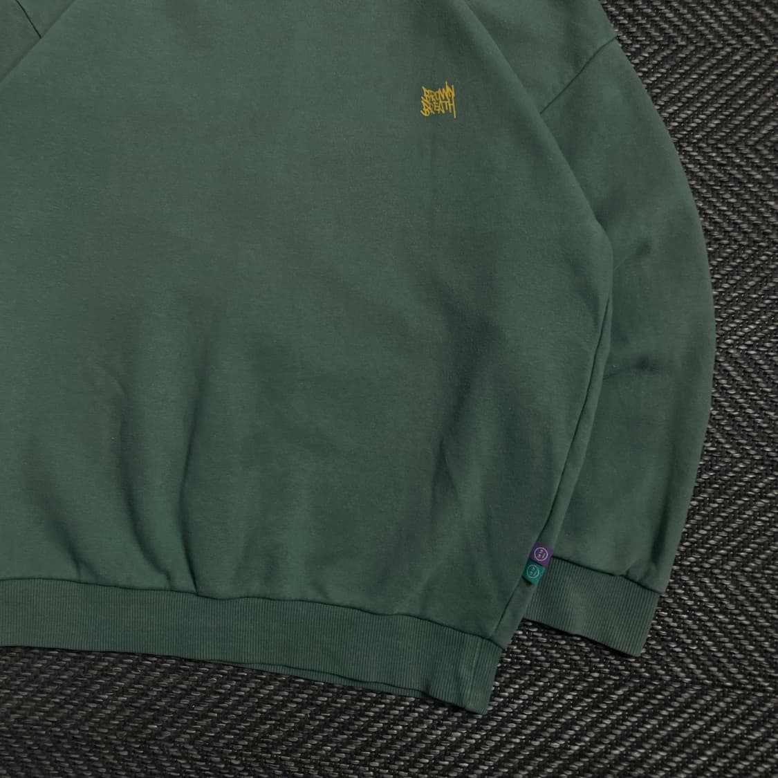 브라운 브레스 빅로고 크롭 맨투맨  y 3983 상품이미지3