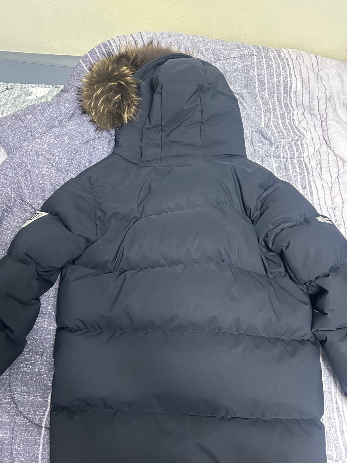 데상트 스위스 스키팀 패딩 L 급처 상품이미지4