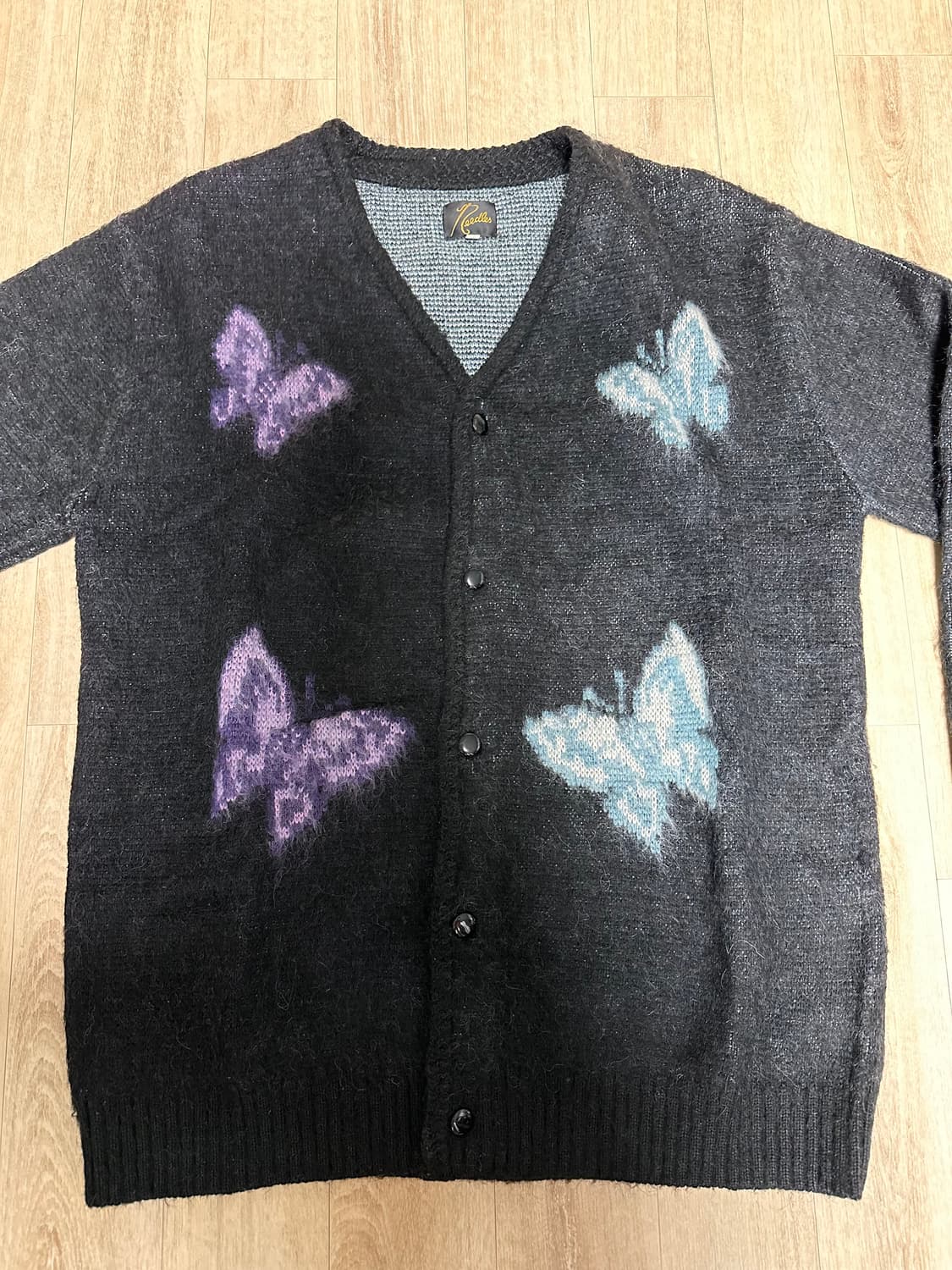 니들스x스튜디오스 별주 빠삐용 모헤어 가디건 블랙 L사이즈 판매합니다 상품이미지2