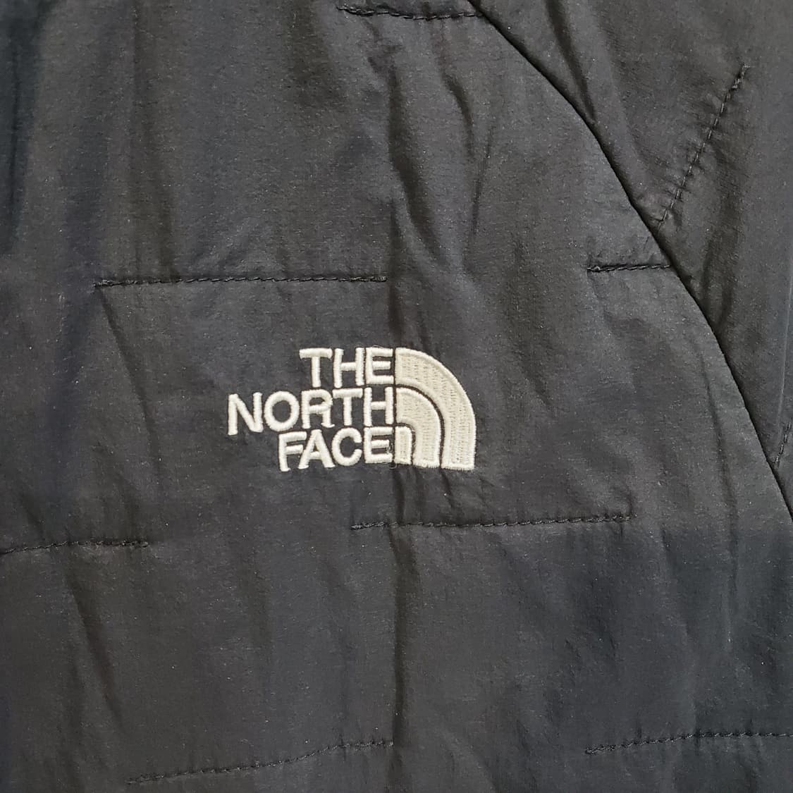 노스페이스 브이모션 블랙 경량 패딩 자켓  상품이미지2