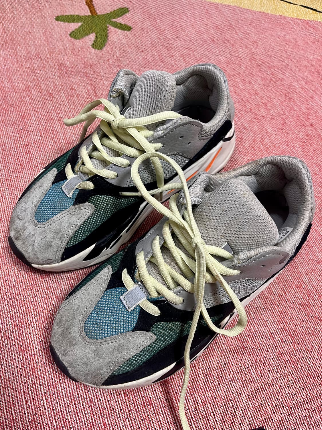 아디다스 이지부스트 웨이브러너 700 230 상품이미지2