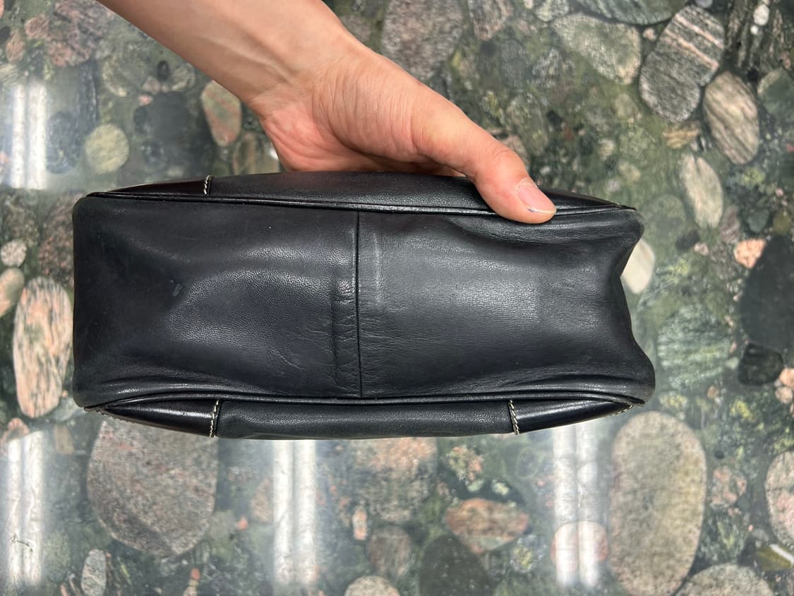 PRADA 프라다 블랙 레더 빈티지 호보백 상품이미지5