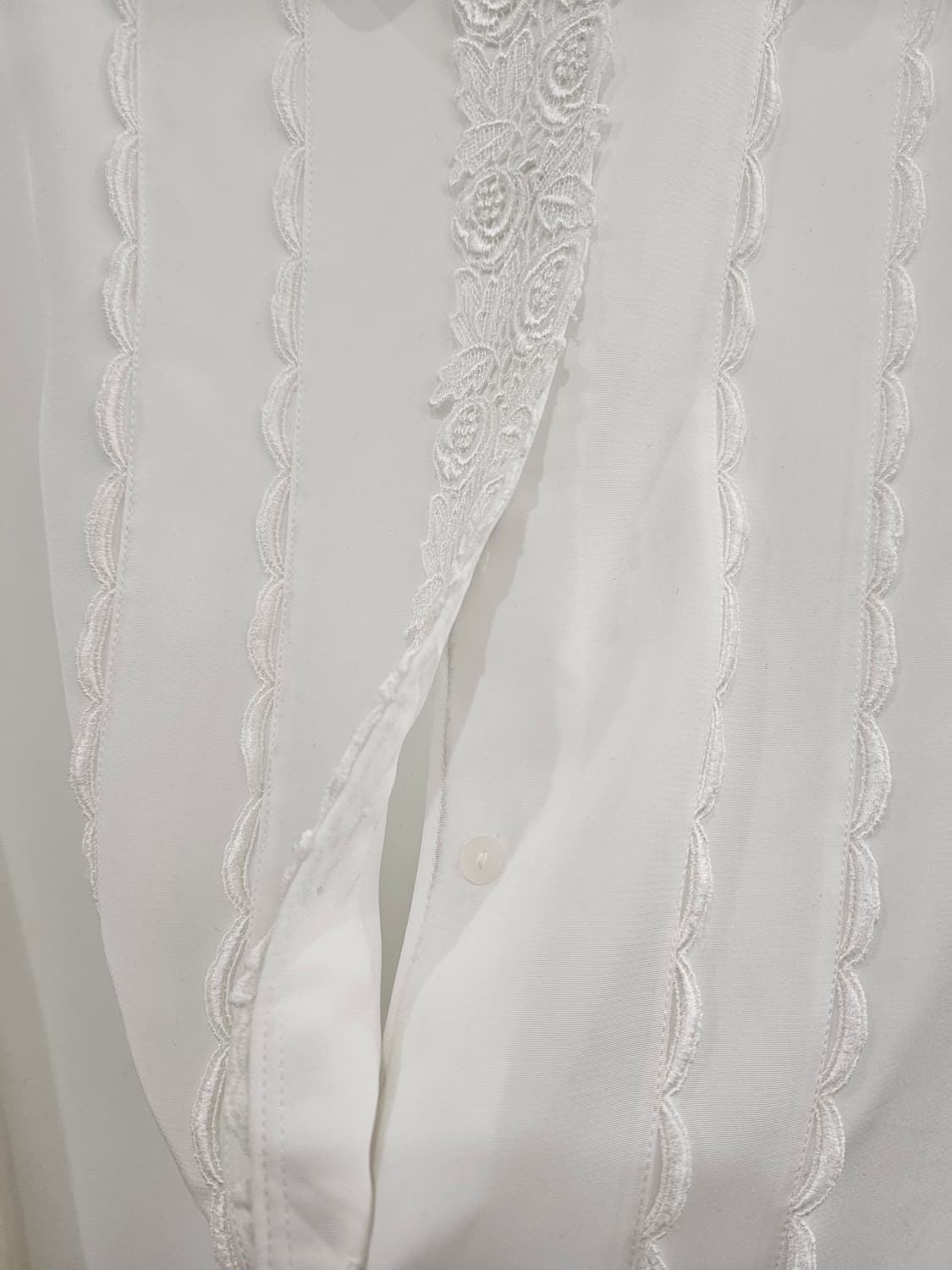 Japan 화이트 자수 블라우스 상품이미지5