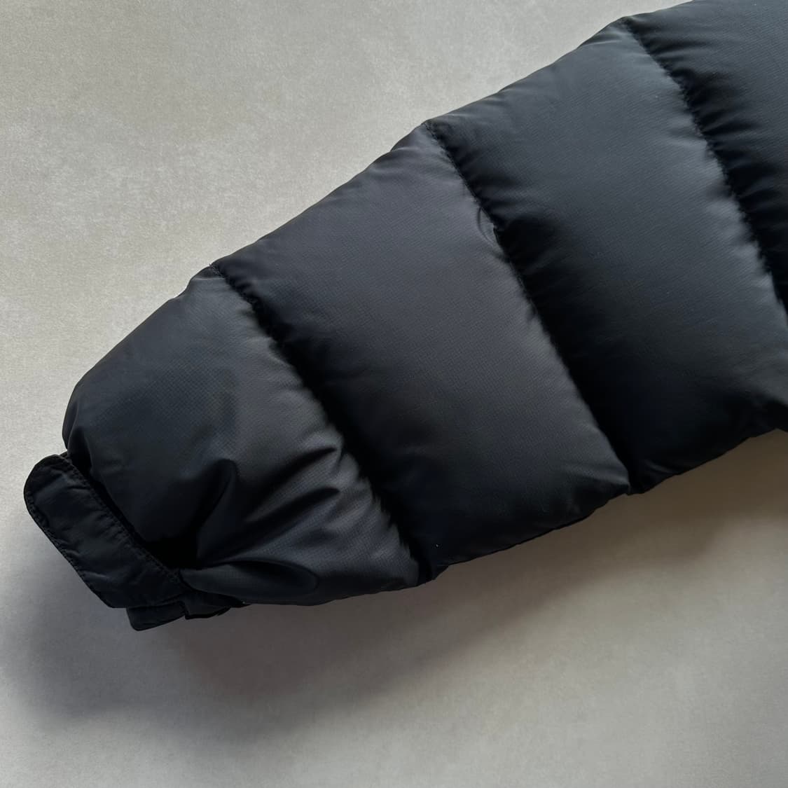 [M]노스페이스 해외판 눕시 700 스몰로고 경량 패딩 상품이미지5