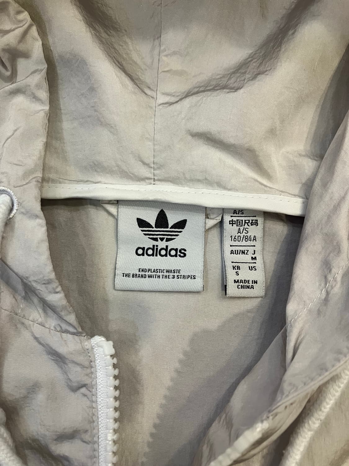 아디다스 크롭 바람막이 점퍼 상품이미지3