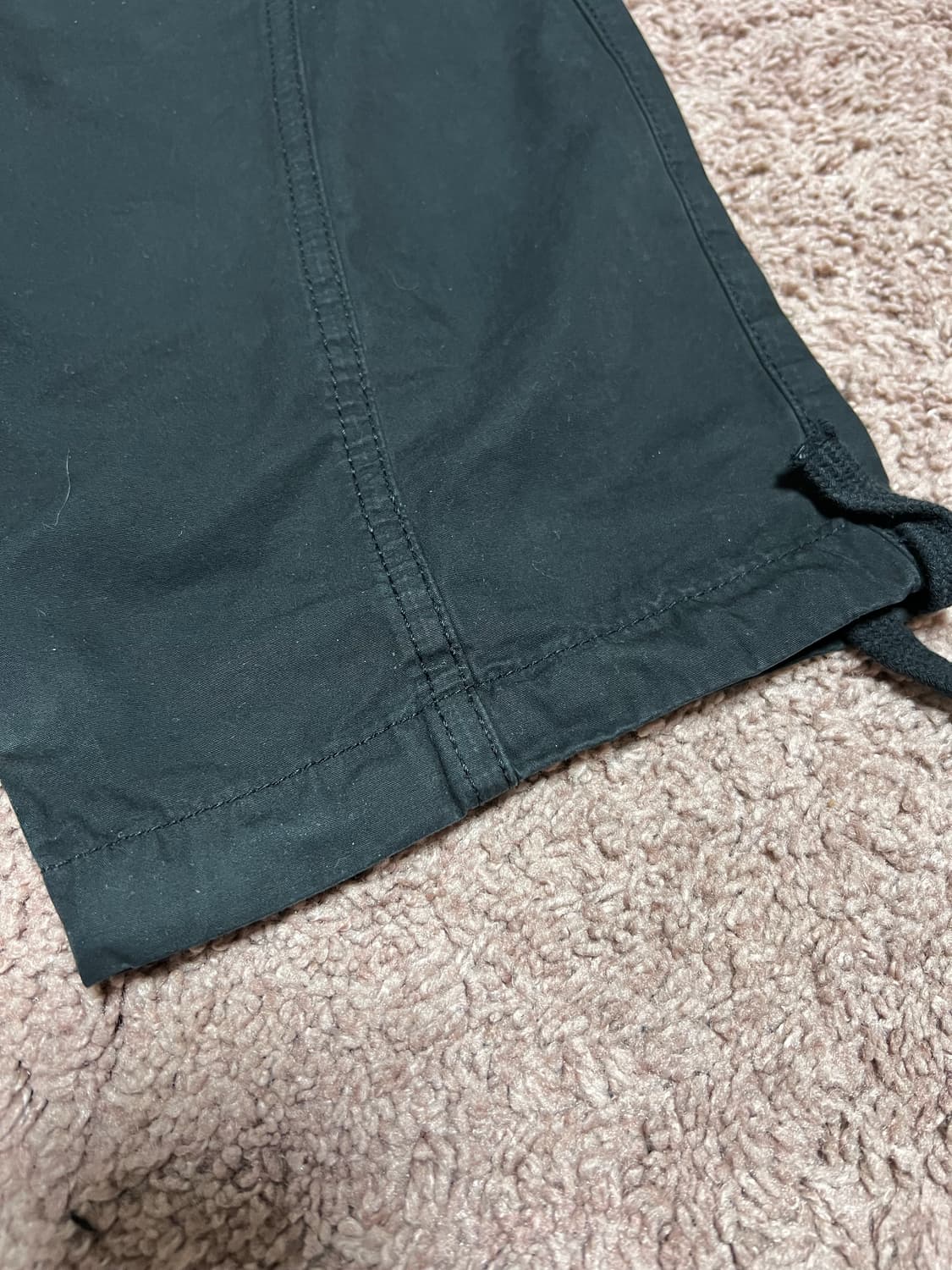 kith 밴딩 카고 블랙 팬츠 상품이미지2