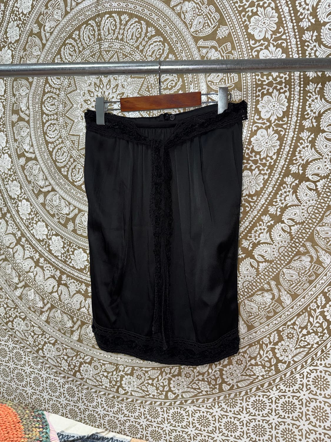 아르마니 익스체인지 여성 쉬폰 디테일 미디스커트  상품이미지3