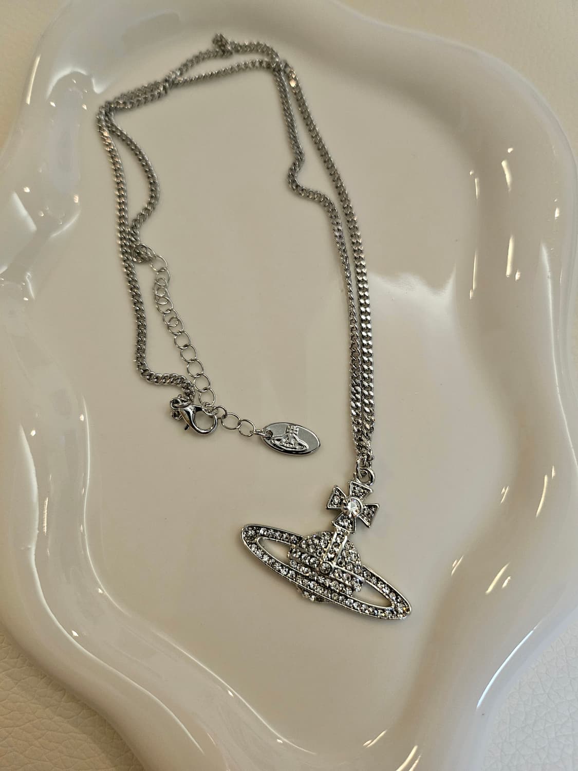 비비안웨스트우드 업사이클링 큐빅  목걸이 상품이미지4