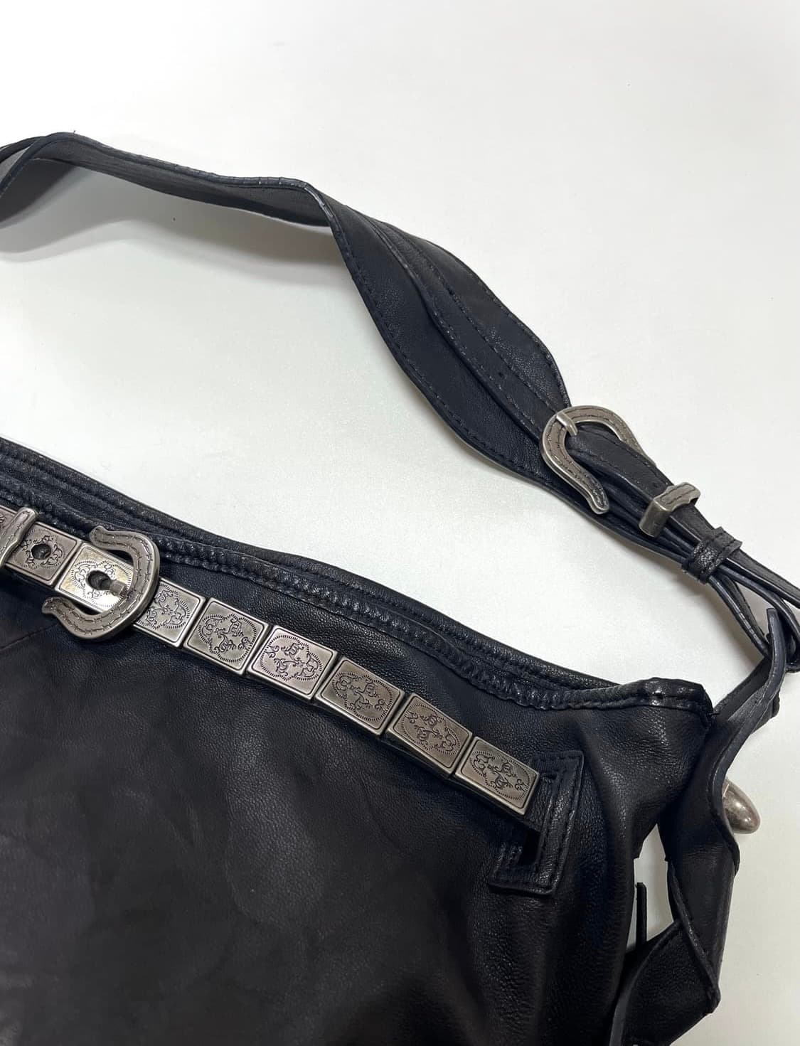 THOMAS WYLDE 숄더백 블랙 상품이미지3