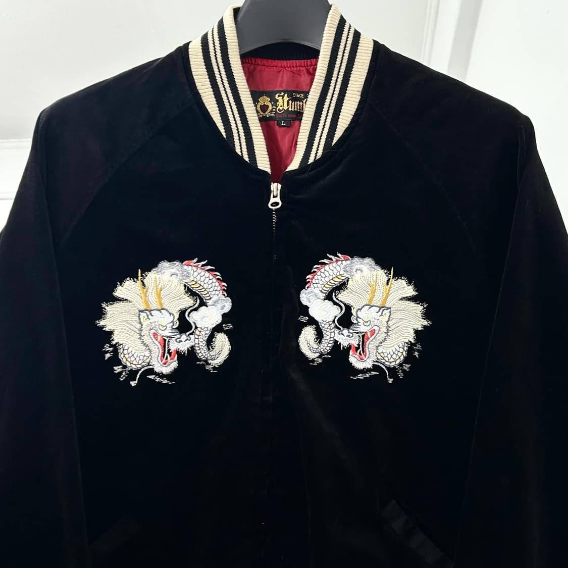 Humber 벨벳 자수 스카쟌 자켓 상품이미지6