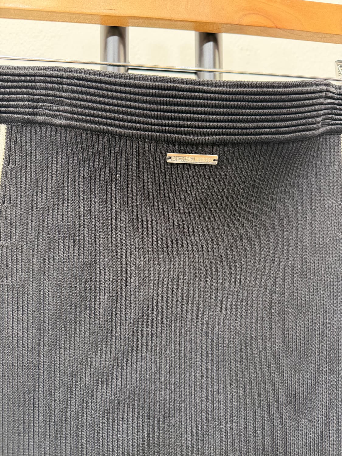 정품) 마이클코어스 블랙 화이트 배색 니트 스커트 S 상품이미지5