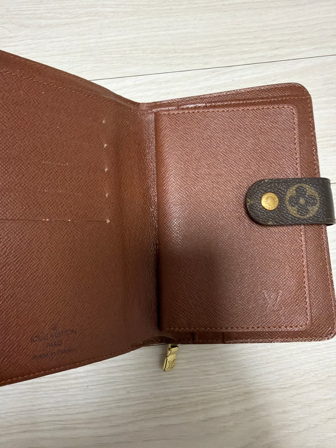 루이비통 지갑 상품이미지3