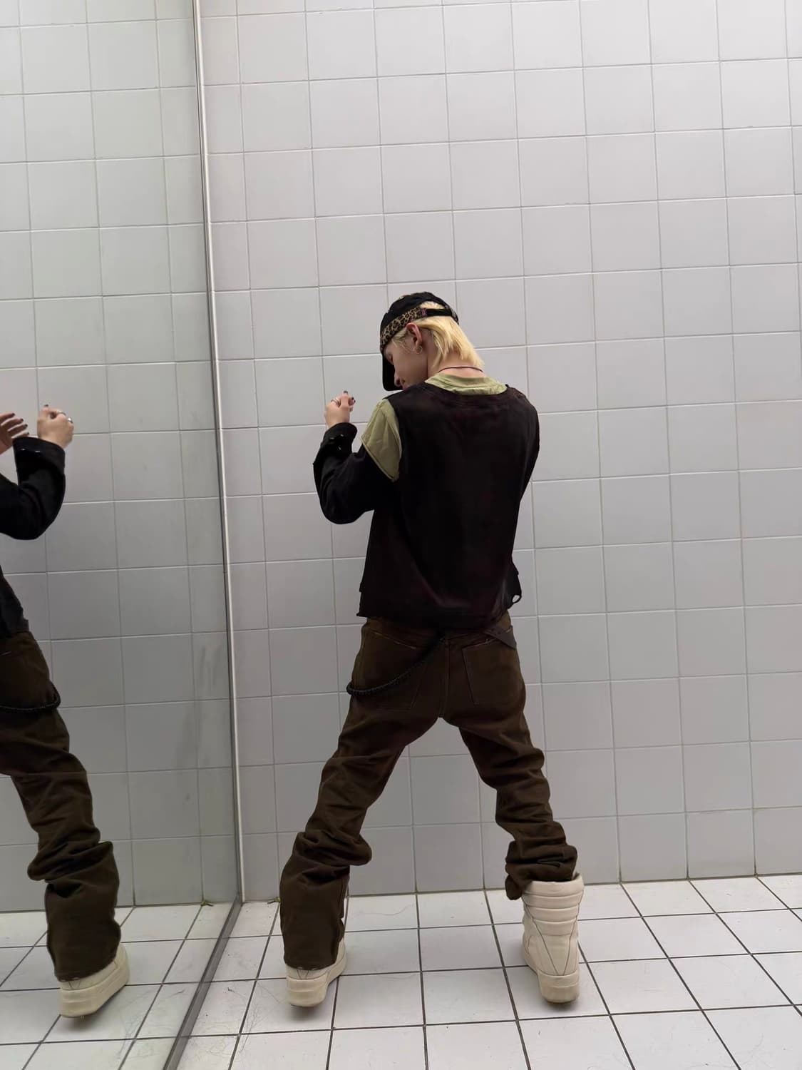 Three-Panel Distressed Cotton Pullover  상품이미지6