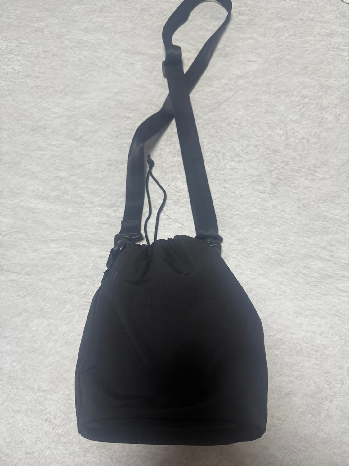 칼하트 크로스백 블랙 상품이미지2