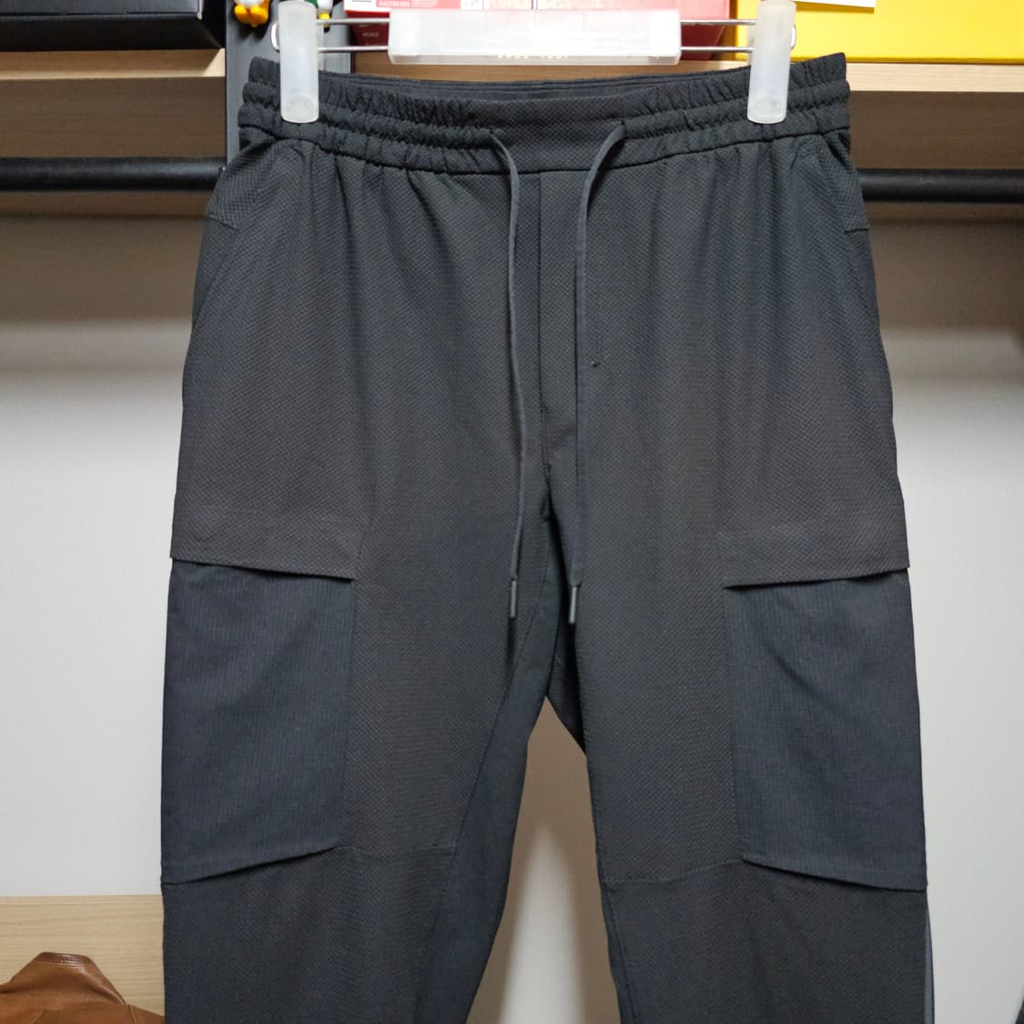 룰루레몬 밑단지퍼트리밍 카고포켓 남성밴딩팬츠 30 상품이미지3