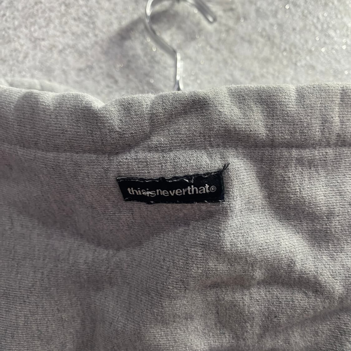 디스이즈네버댓 스펠로고 그레이 후드티 B3860 상품이미지5