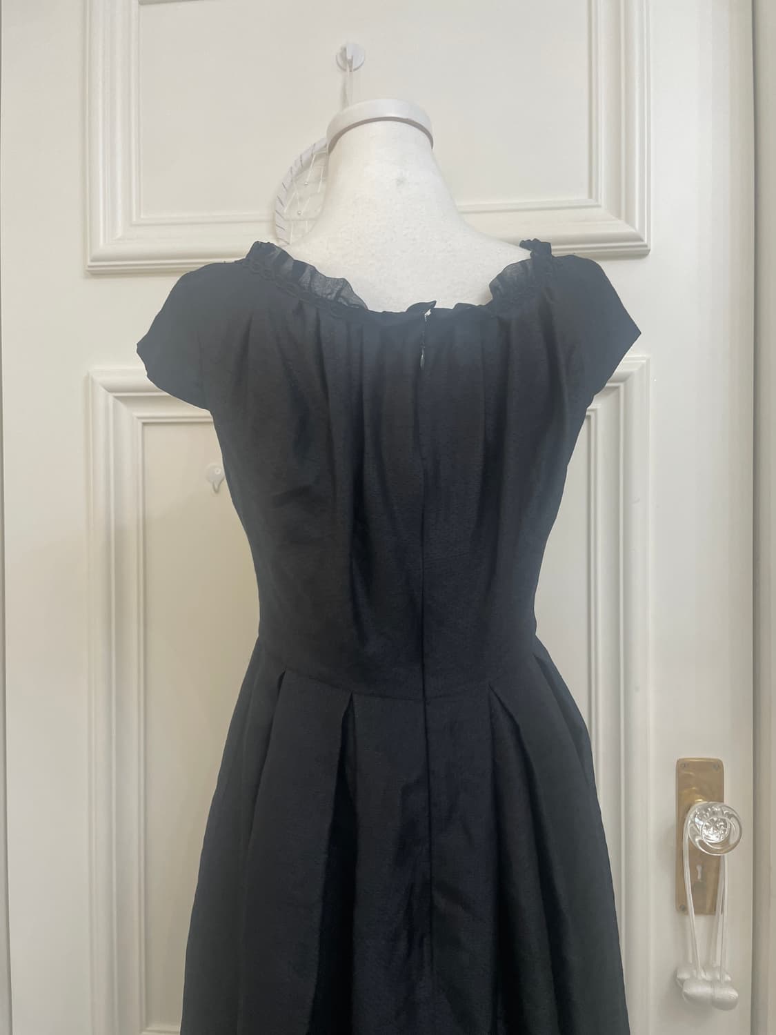 black pleats french sleeve neck shirring 상품이미지4