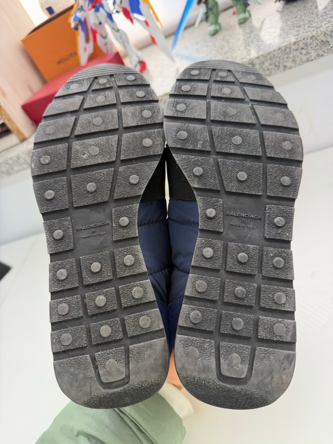 정품) 발렌시아가 레이스러너 스니커즈 39 상품이미지9