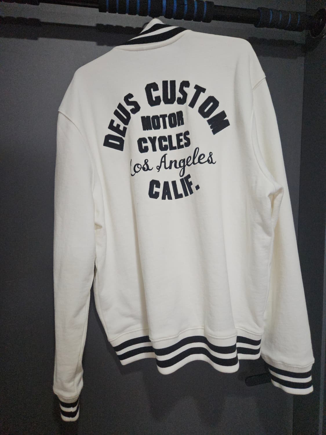 데우스 플리스 봄버 상품이미지3