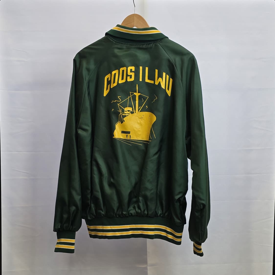 새틴 스타디움 재킷 그린/옐로우, COOS ILWU 프린트, XL 오버핏 상품이미지2