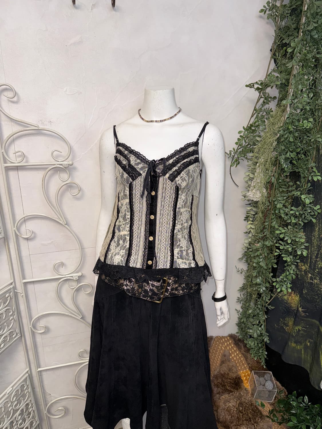 Black&white lace shirring button 슬리브리스 상품이미지5