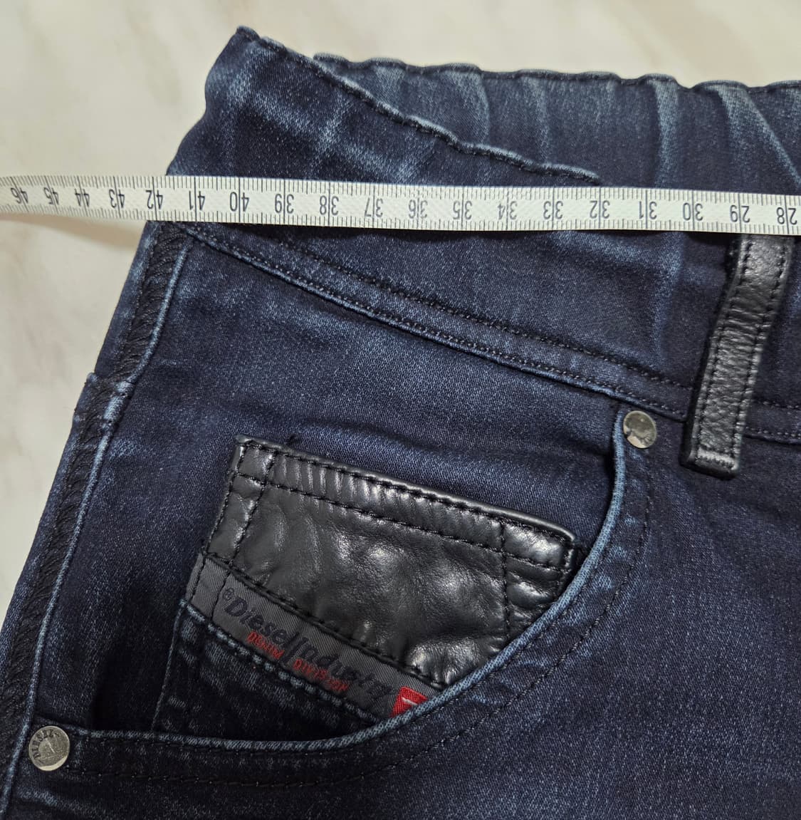 디젤 크룰리 조그진 데님팬츠 상품이미지3