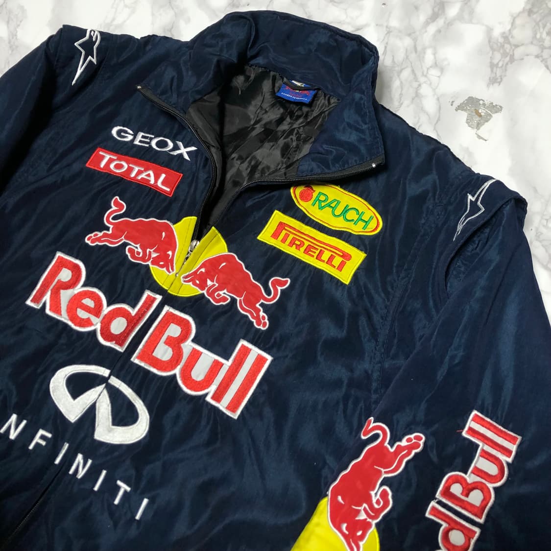 레드불 포뮬러원 자켓 거의새거 자수 남성용 상품이미지2