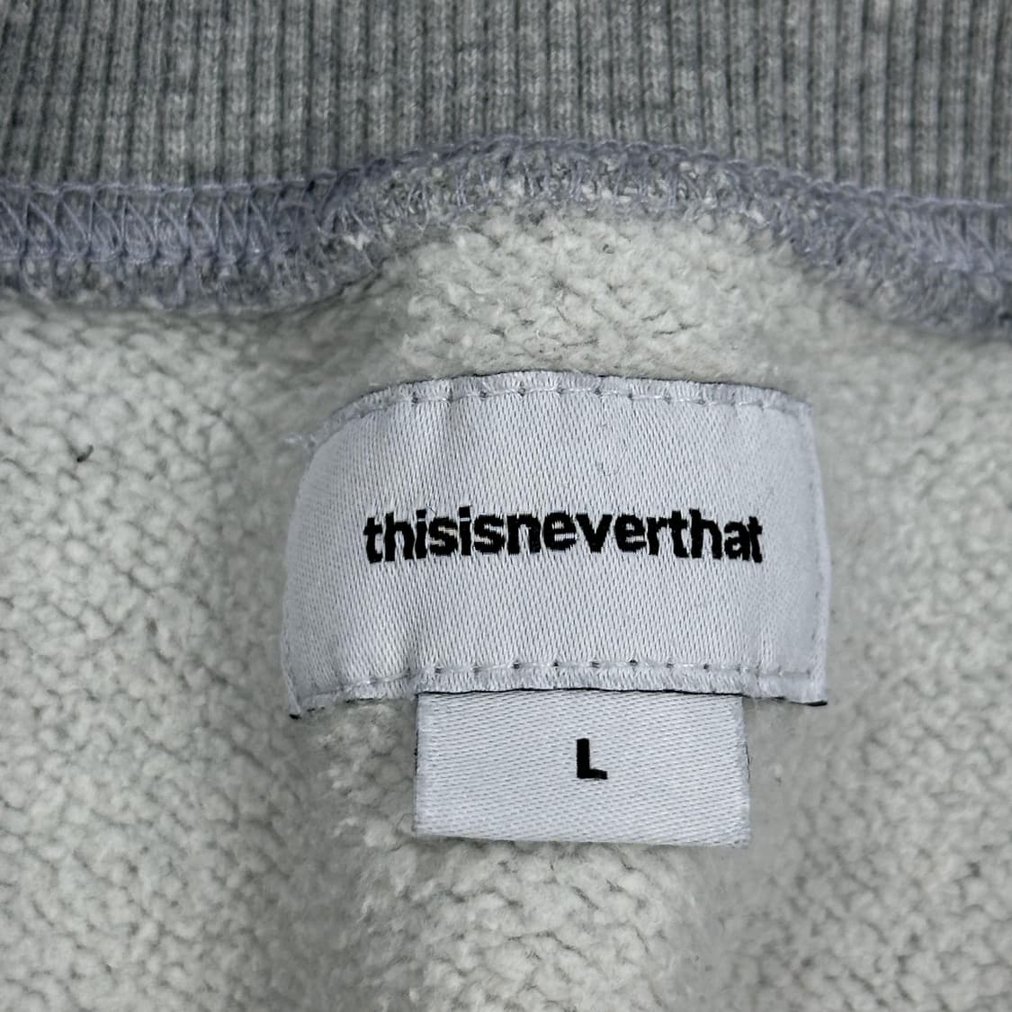 디스이즈네버댓 이니셜 자수 그레이 맨투맨 (L) 상품이미지5