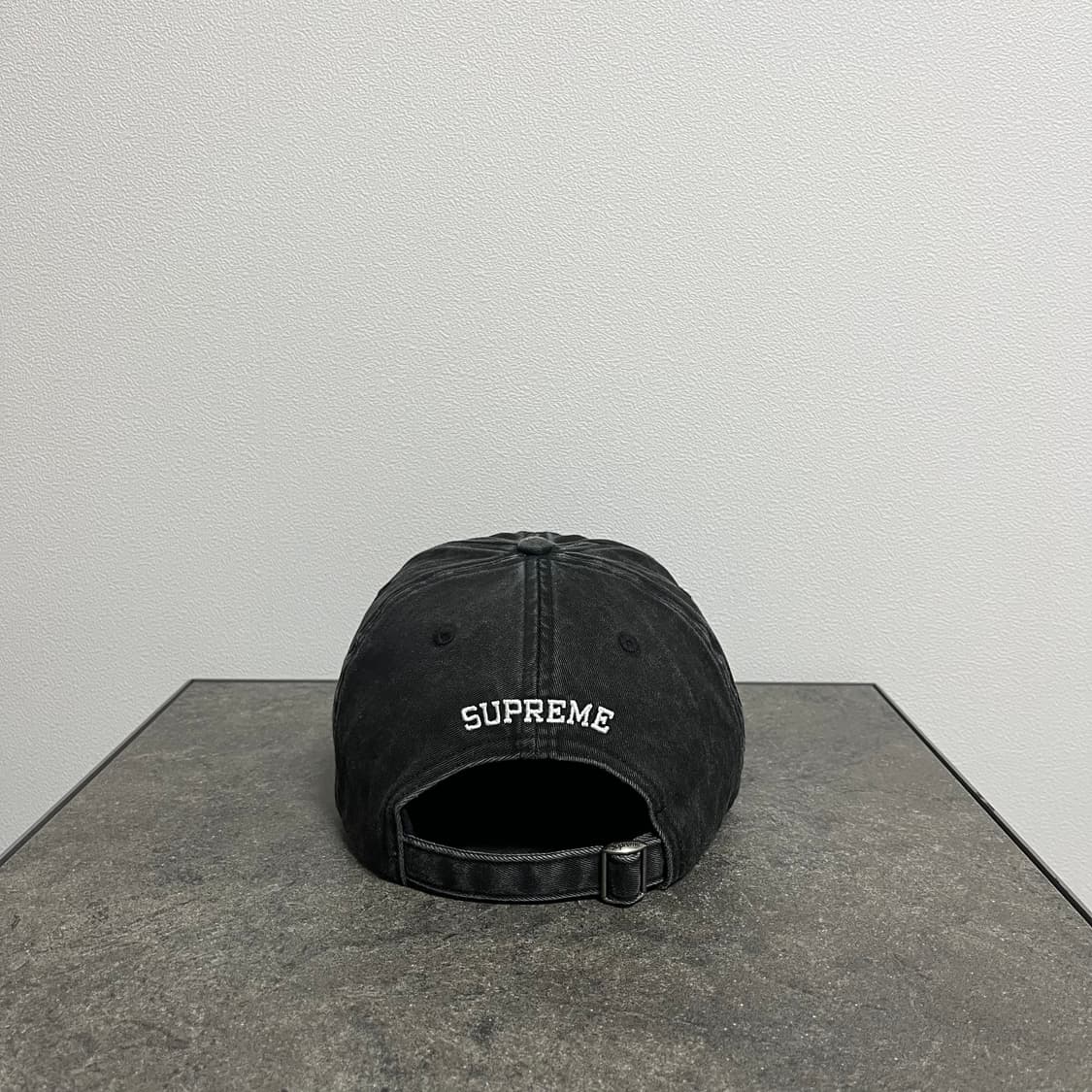 슈프림 멀티 컬러 로고 워시드 블랙 볼캡 모자 6패널 상품이미지4