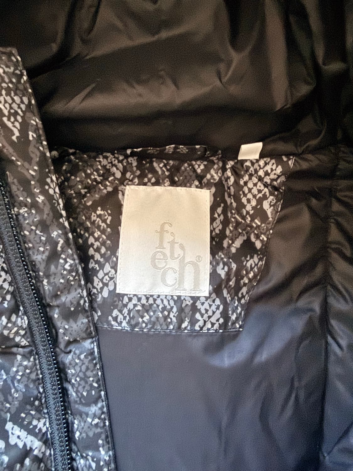 페치선데이 아노락 패딩 스네이크스킨 L사이즈 상품이미지3