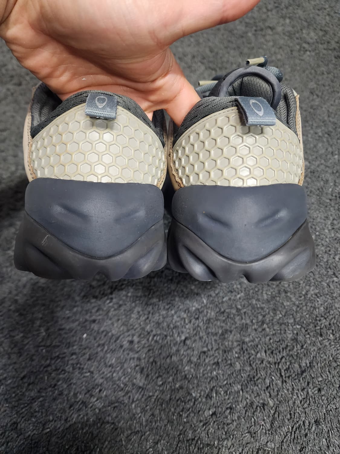 오클리 팩토리 팀 x 브레인 데드 찹 쏘우 모카 상품이미지10