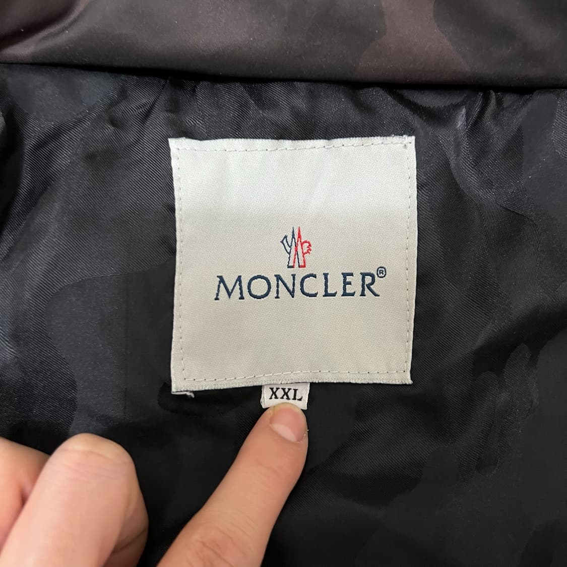 몽클레어 남성 카모플라쥬 로고 와펜 패딩 점퍼 XXL  상품이미지6