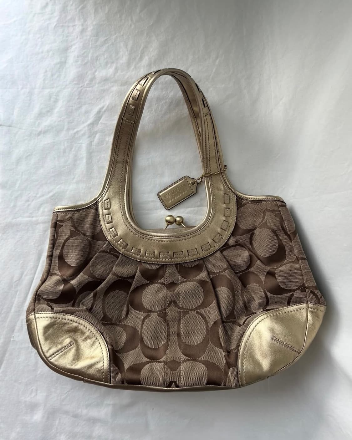 Coach gold brown shoulder bag 상품이미지3