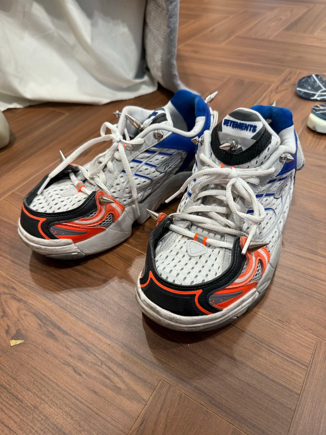 베트멍 스파이크 러너 400 상품이미지1