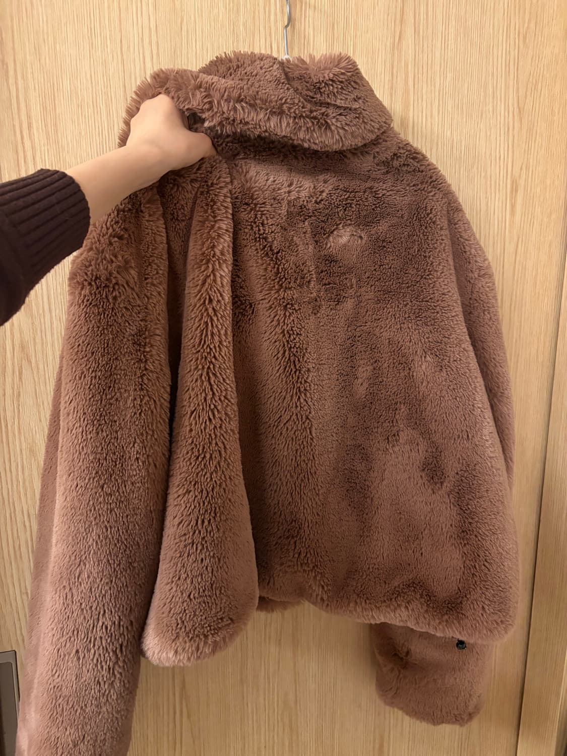 어반 아웃피터스 퍼 자켓 상품이미지4