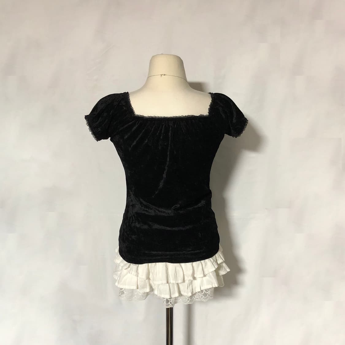 벨루어 리본 퍼프 슬리브 탑 블랙 상품이미지5