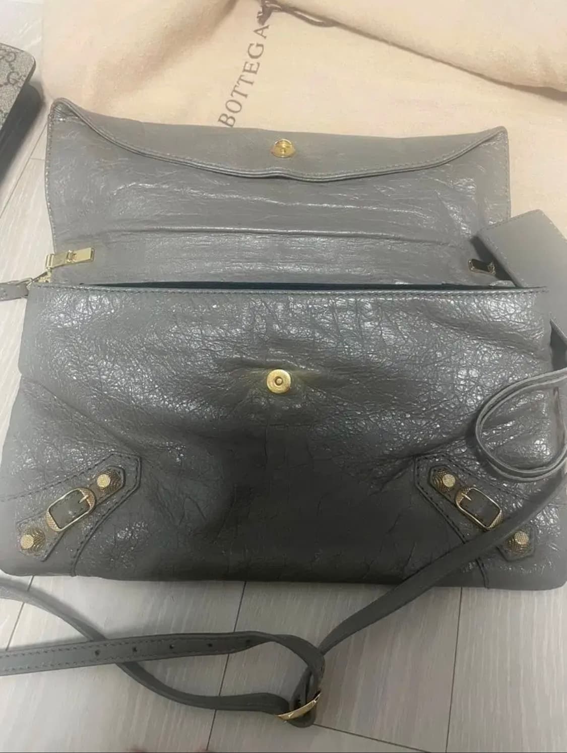 발렌시아가 엔젤롭 클러치 상품이미지2