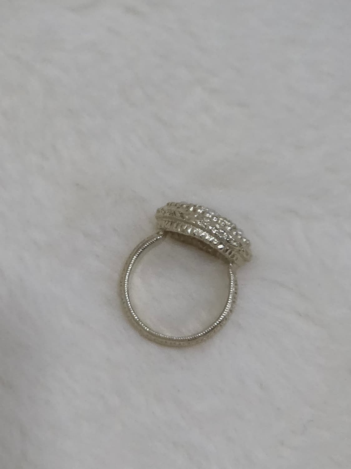 샤넬 진주 CC 로고 꼬임 반지 (A18C 2018년식/상태최상/희귀) 상품이미지3